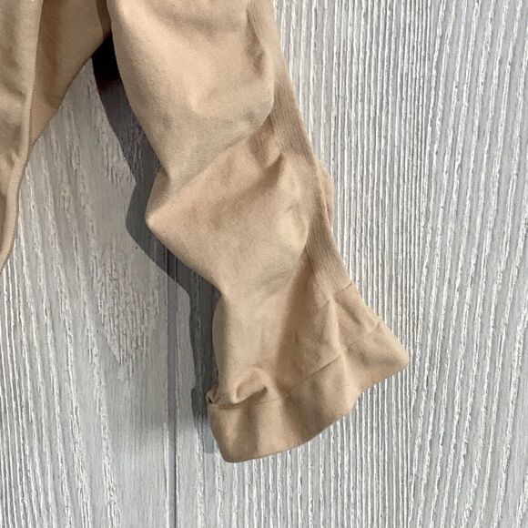 Skims Seamless Sculpt Mid Waist Thigh Short Clay Size XXS/XS NWOT - Picture 2 of 5